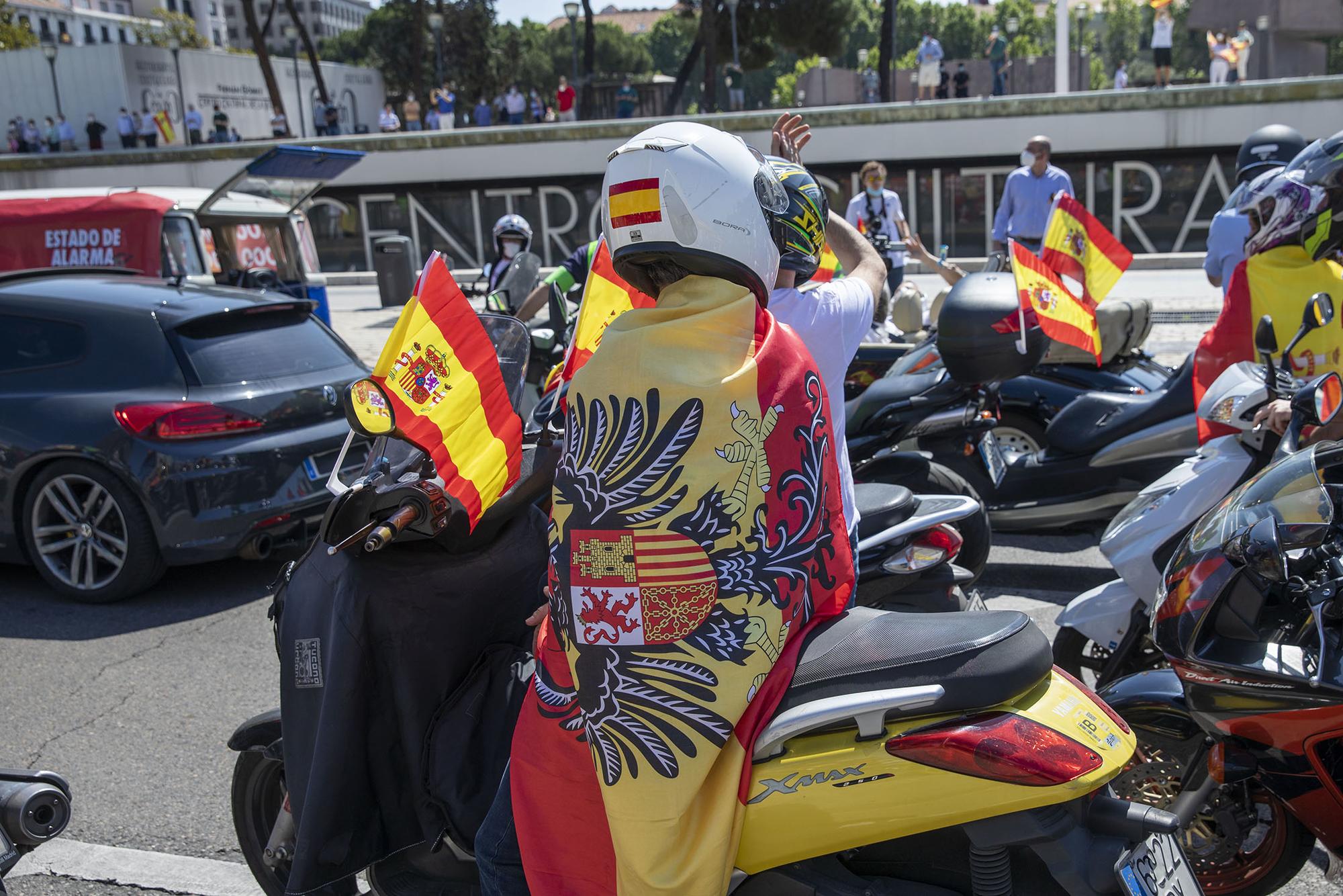 Manifestacion en coche extrema derecha - 11